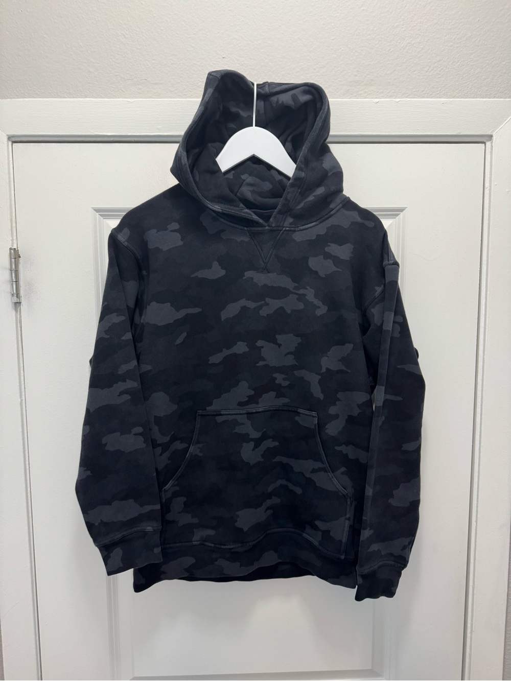 Lululemon Heritage 365 Camo Deep Coal Black Pullover Hoodie